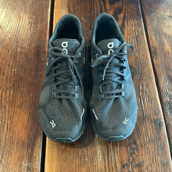 On Running Shoes - Women’s ON  Running Shoes Size 7.5 Black